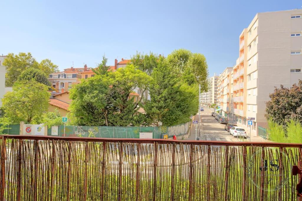 Le Paisible - Proximite Metro A Lägenhet Villeurbanne Exteriör bild